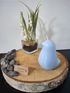 Kaarsen-overzicht 11 klein blauw vogel kaarsje hoogte 9 cm.